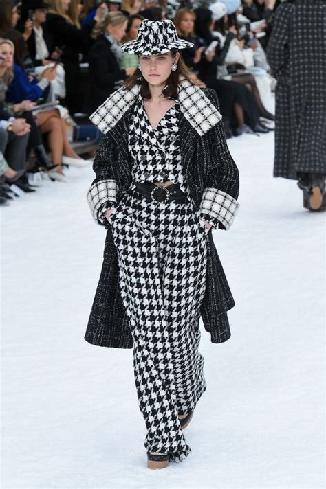 défilé de mode chanel 2020|Défilé Chanel Prêt.